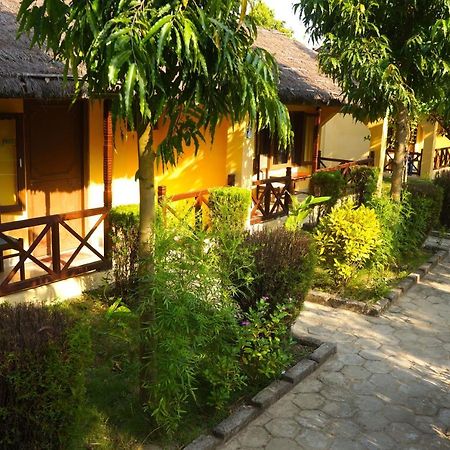 Bardiya Mr. B'S Place מראה חיצוני תמונה
